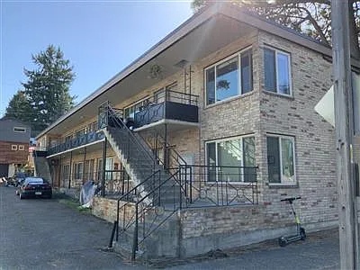 5926 Fauntleroy Way SW — Photo 10