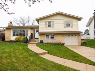 15212 Alameda Ave, Oak Forest, IL 60452