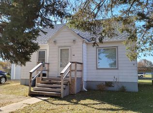 1008 Maple St, Tyndall, SD 57066