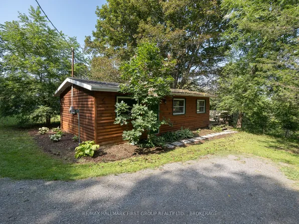 19 Pc Ln, Prince Edward County, ON K0K 2T0