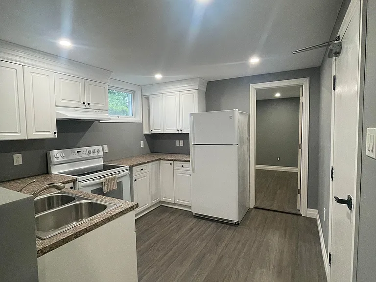 1 Joyce Pl #BASEMENT — Photo 4
