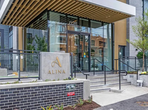 626 Claremont St #1705, Coquitlam, BC V3J 0T1