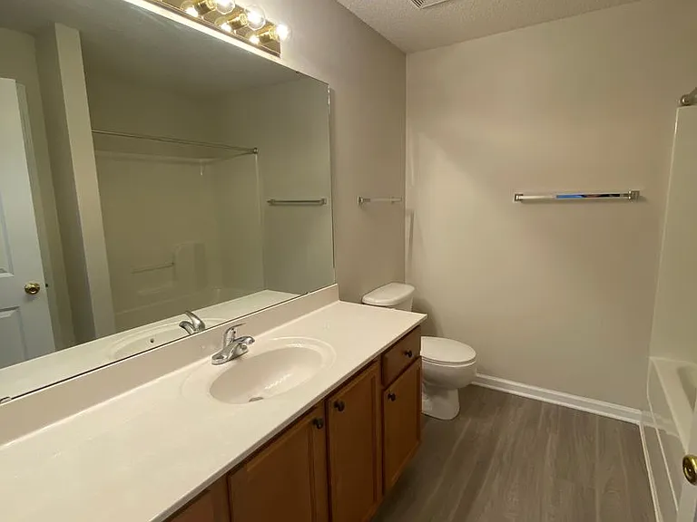 Meridian Park Apartments — Photo 110
