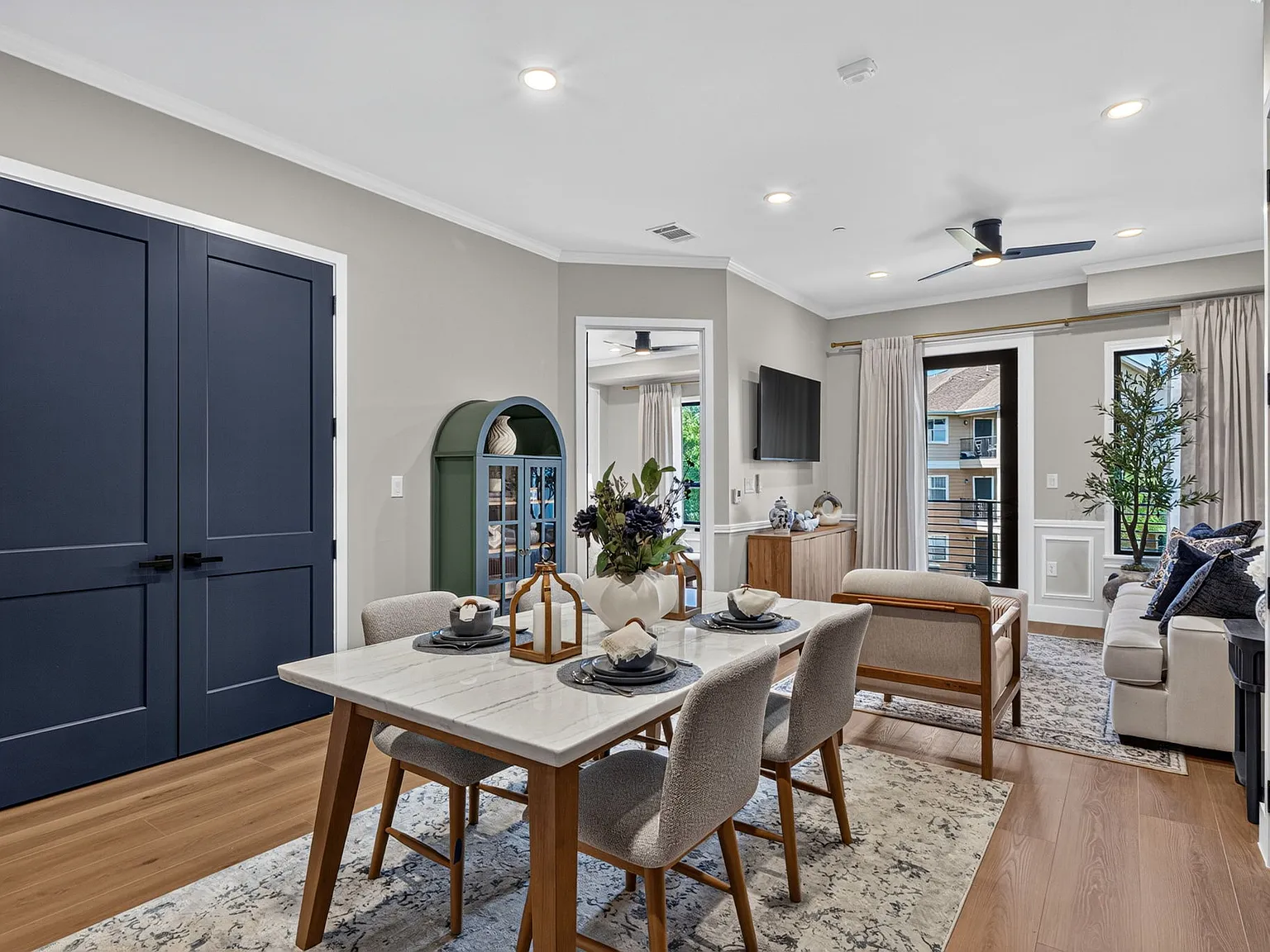 1 bed, 787 sqft, $2,300 — Photo 3