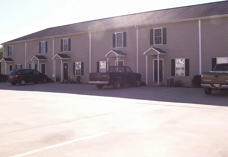 120 Cardinal Ct #C — Photo 1