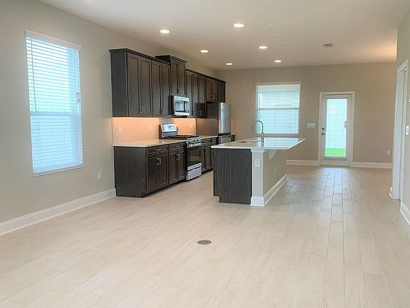 4th image of 13075 Spring Grove Way