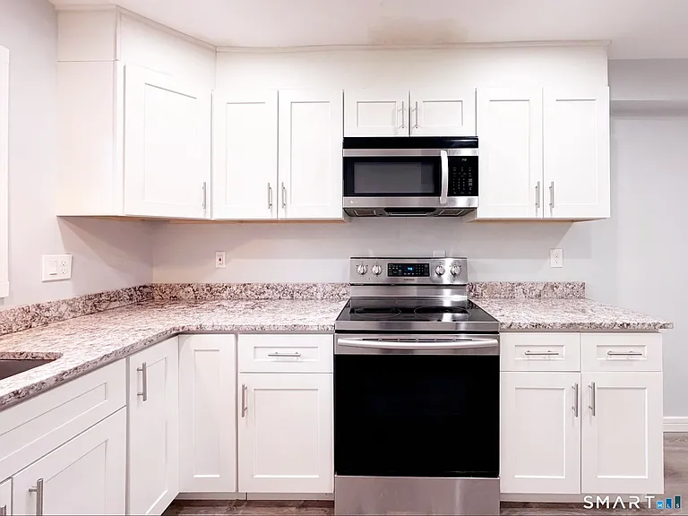 310 Alden Ave #B — Photo 13