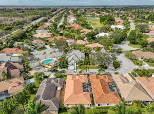 222 Woodsmuir Ct, Palm Beach Gardens, FL 33418