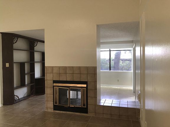 Family room /book shelves