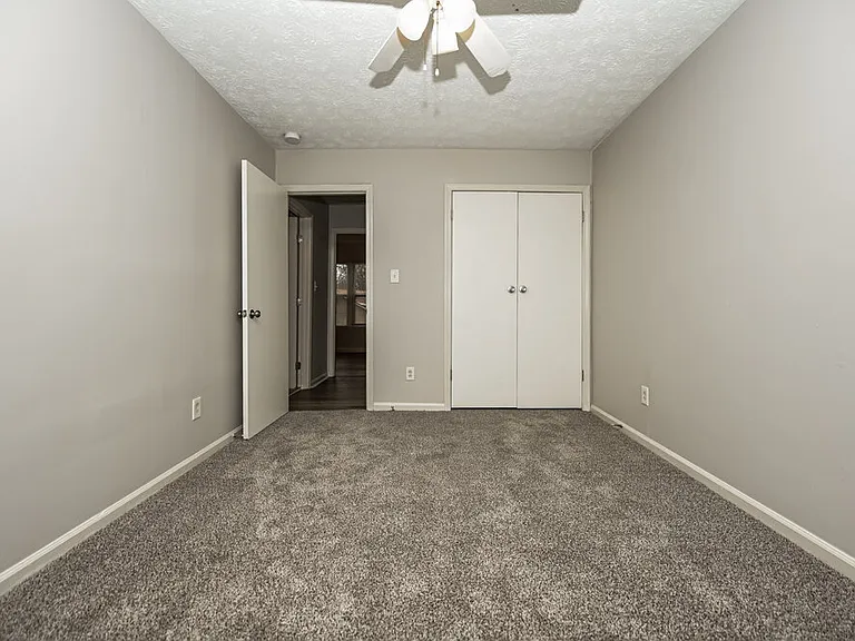 6183 Fieldcrest Dr — Photo 18