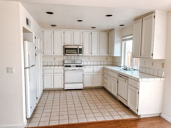 3rd image of 4279 Katie Ln