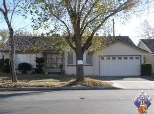 922 W Avenue J8, Lancaster, CA 93534
