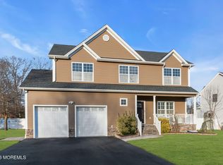 4 Conor Court, Bayville, NJ 08721