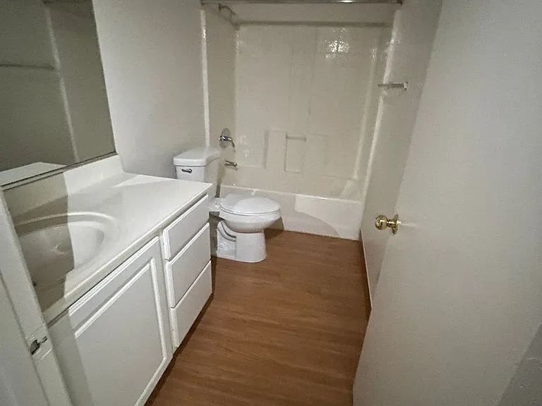 Canyon Club Apartments — Photo 42