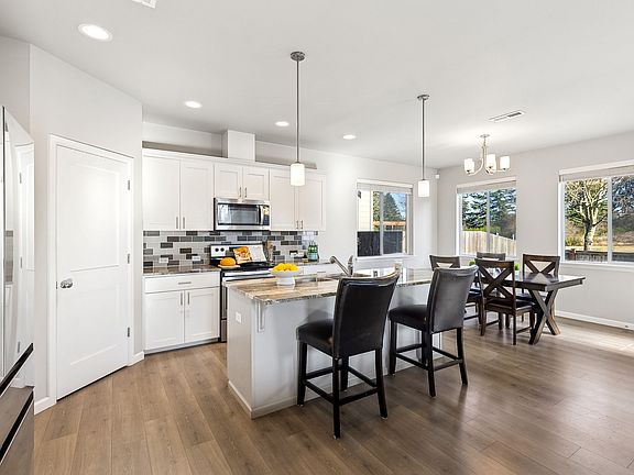 5th image of 15598 Chad Dr SE