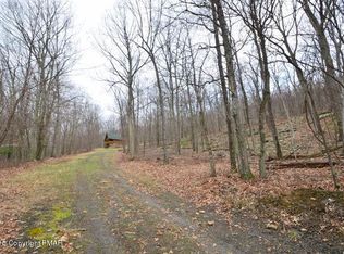 Hilltop Dr, Sugarloaf, PA 18249