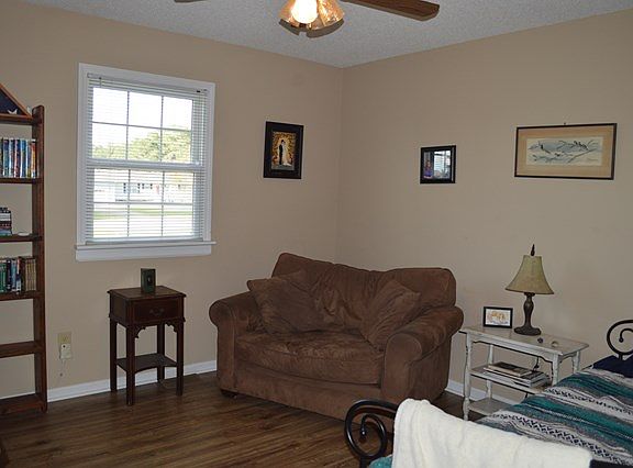 3rd image of 120 Christopher Ave