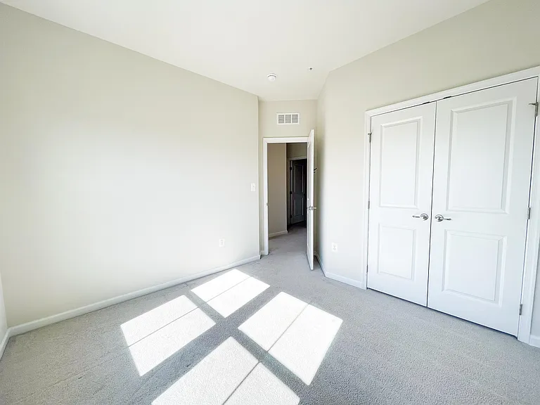 10132 Dorsey Ln — Photo 35