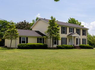 1041 Robertson Rd, Gallatin, TN 37066