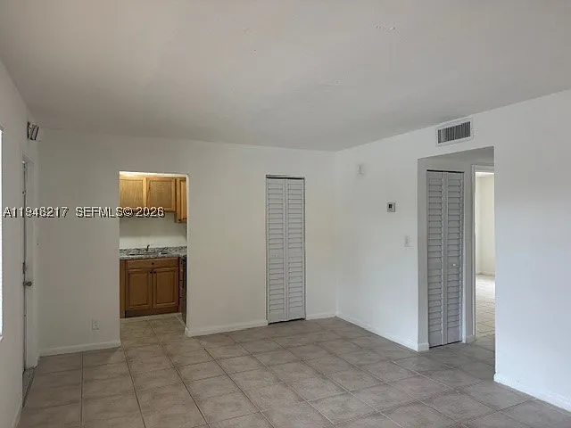 2 bed, 2.0 bath, 722 sqft, $1,550 — Photo 2