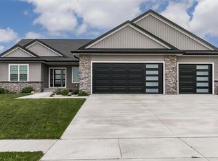 3083 Brimley Pass, Robins, IA 52328