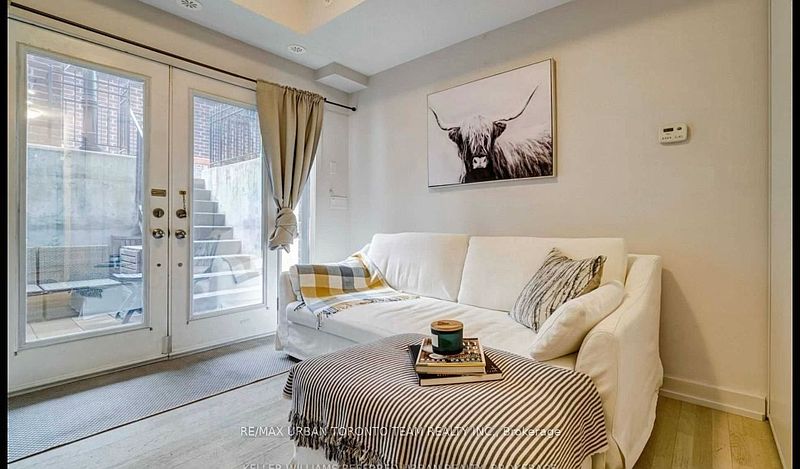 Toronto Townhouse for rent - 1 Bedroom — photo 3