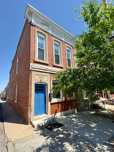 2612 E Fairmount Ave Photo 1
