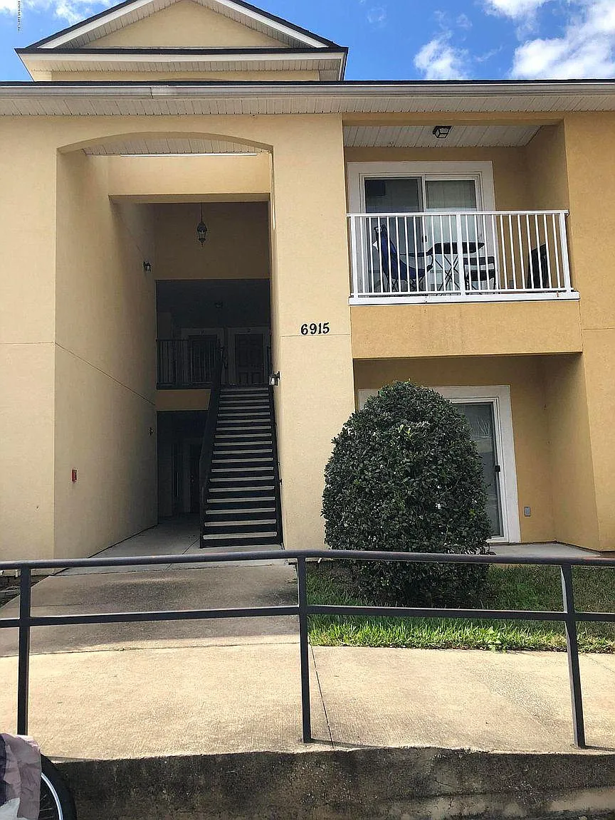 Building Photo - 6915 Ortega Woods Dr #3-1