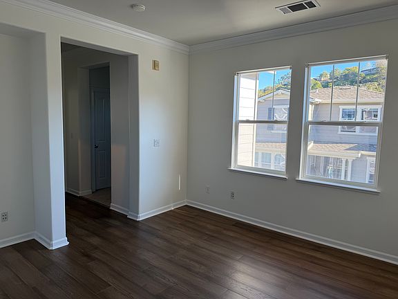 4th image of 900 Live Oak Way
