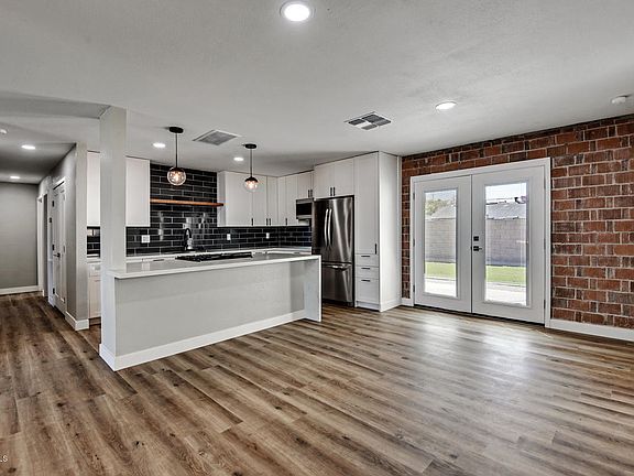 5th image of 4032 N 82nd Pl