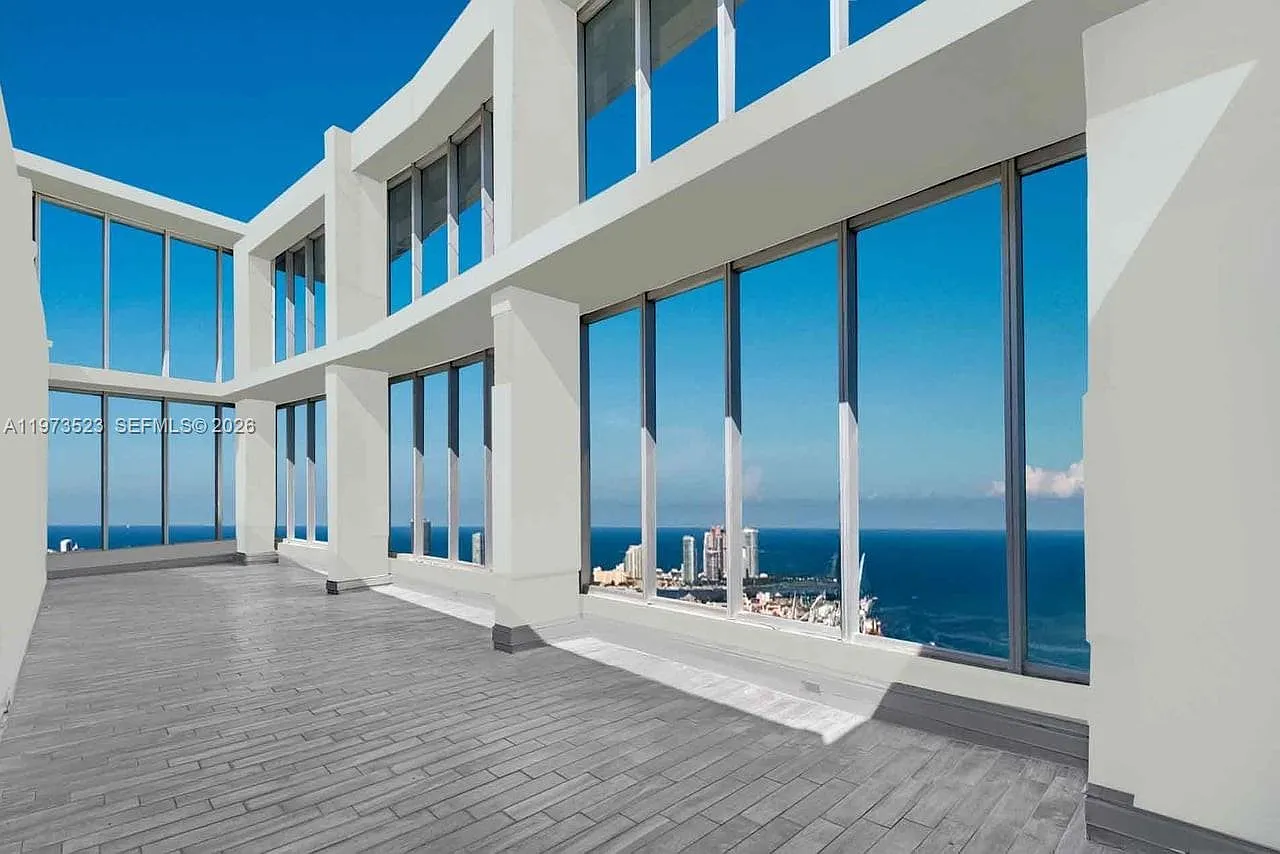 Iconbrickell Condo No 1 — Photo 1