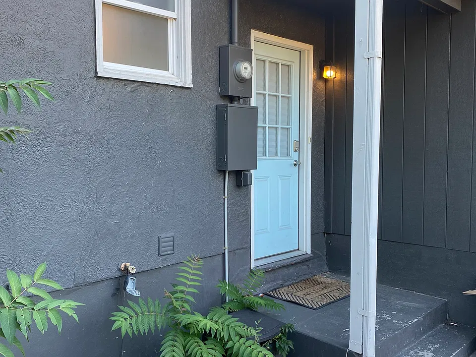 130 N Meade Ave #B