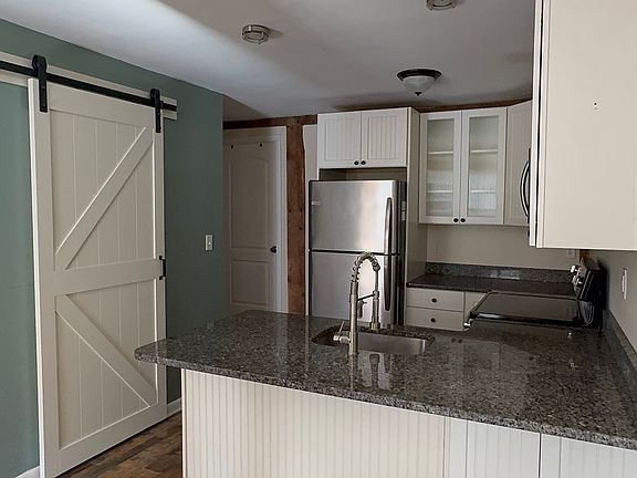 2nd image of 9 Bridge St #11