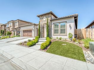 1934 E Amaryllis Ave, Fresno, CA 93730