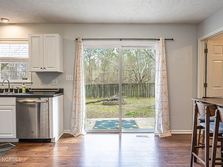 475 Northview Dr — Photo 5