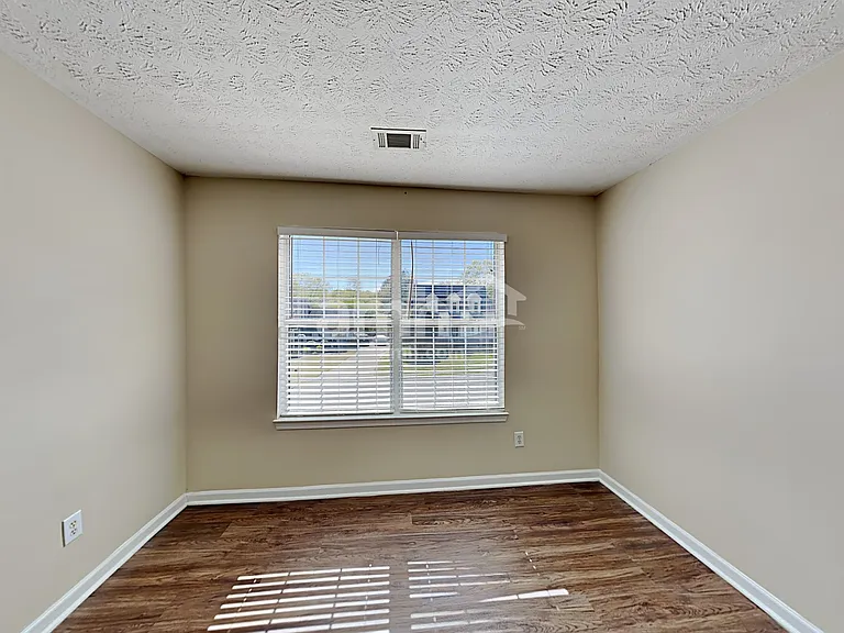 714 Baskins Cir — Photo 18