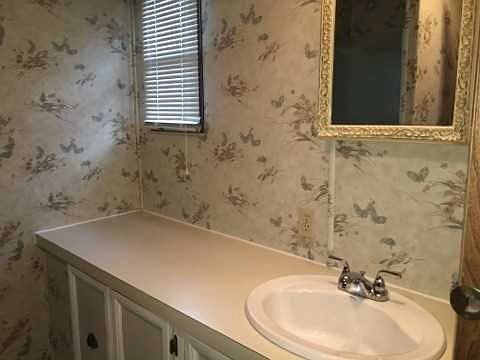 5th image of 73 Hidden Brook Dr