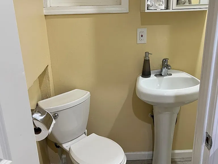 2400 Harrington Ave — Photo 26