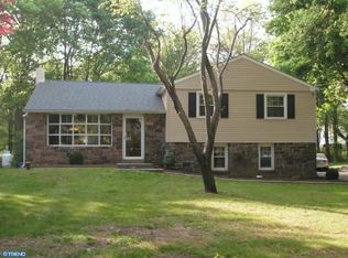 1605 McKean Rd, Ambler, PA 19002