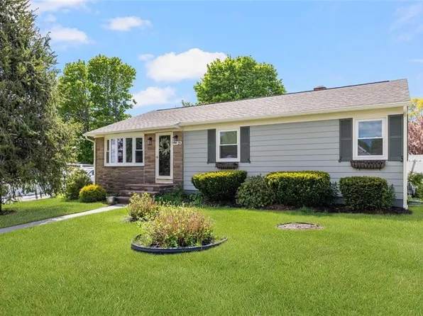 25 John St, North Providence, RI 02904