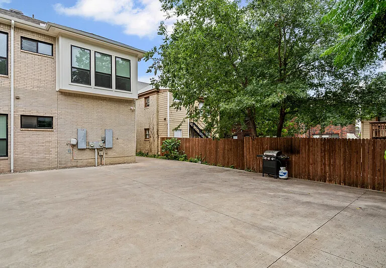 3322 S University Dr — Photo 17