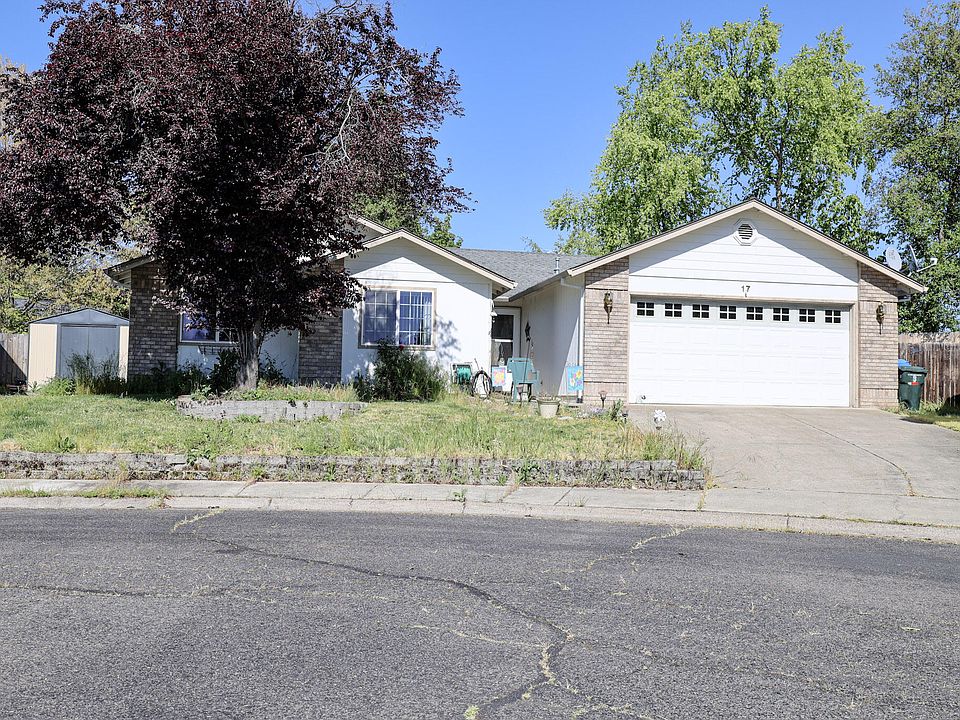 1st image of 17 Blue Heron Ct