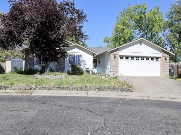 17 Blue Heron Ct, Eagle Pt, OR 97524