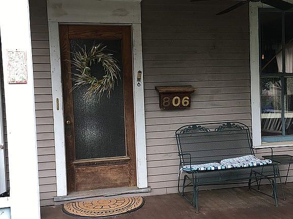 4th image of 806 Luttrell St