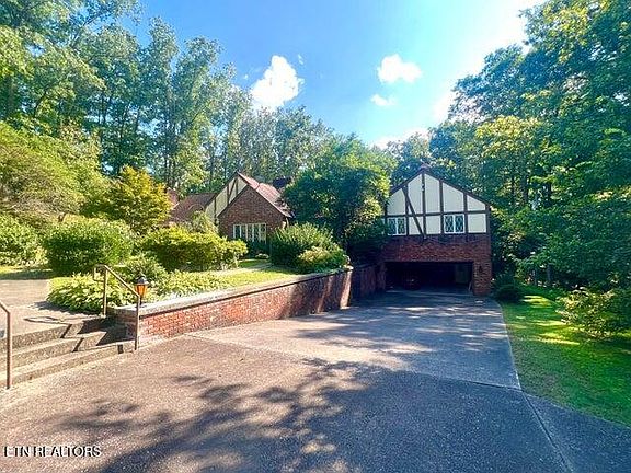 3rd image of 348 Ridge Rd