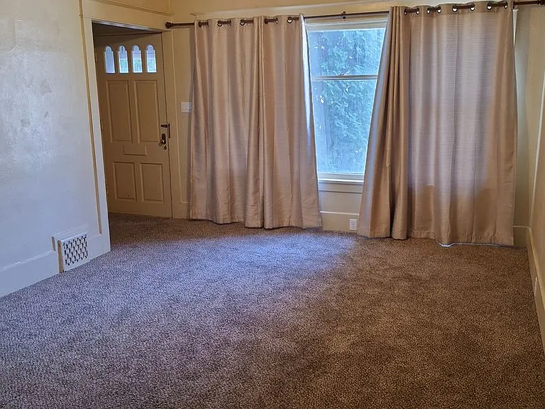 518 Ash St — Photo 10