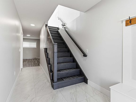 5th image of 88 Flatrock Cres