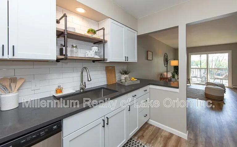 9941 Dixie Hwy #4 — Photo 7
