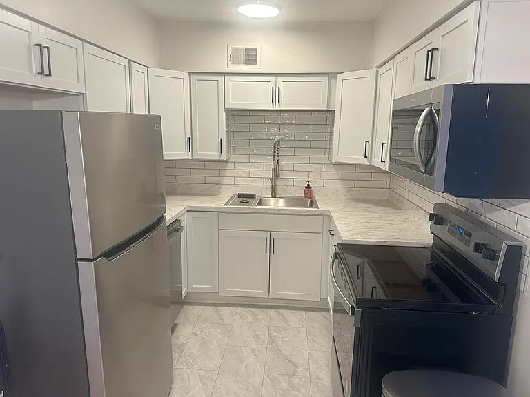 904 Plaza Dr #11 — Photo 6