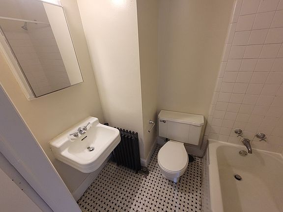4th image of 811 Walker Ave APT 5A